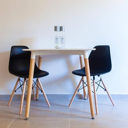 Toni'S Charming Apartment In The Thisseo Station Atenas Exterior foto