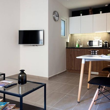 Toni'S Charming Apartment In The Thisseo Station Atenas Exterior foto