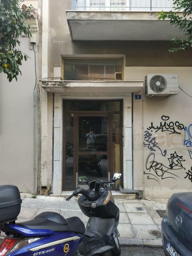 Toni'S Charming Apartment In The Thisseo Station Atenas Exterior foto